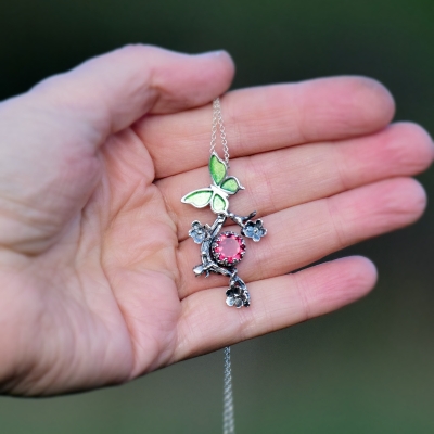 Niepowtarzalny Naszyjnik z Kwiatami